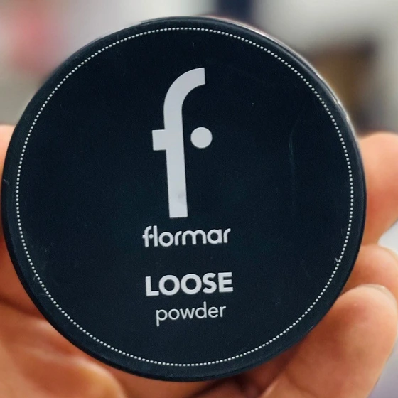پودر فیکس و تثبیت کننده آرایش ۲۴ ساعته فلورمار مدل Invisible Loose Powder